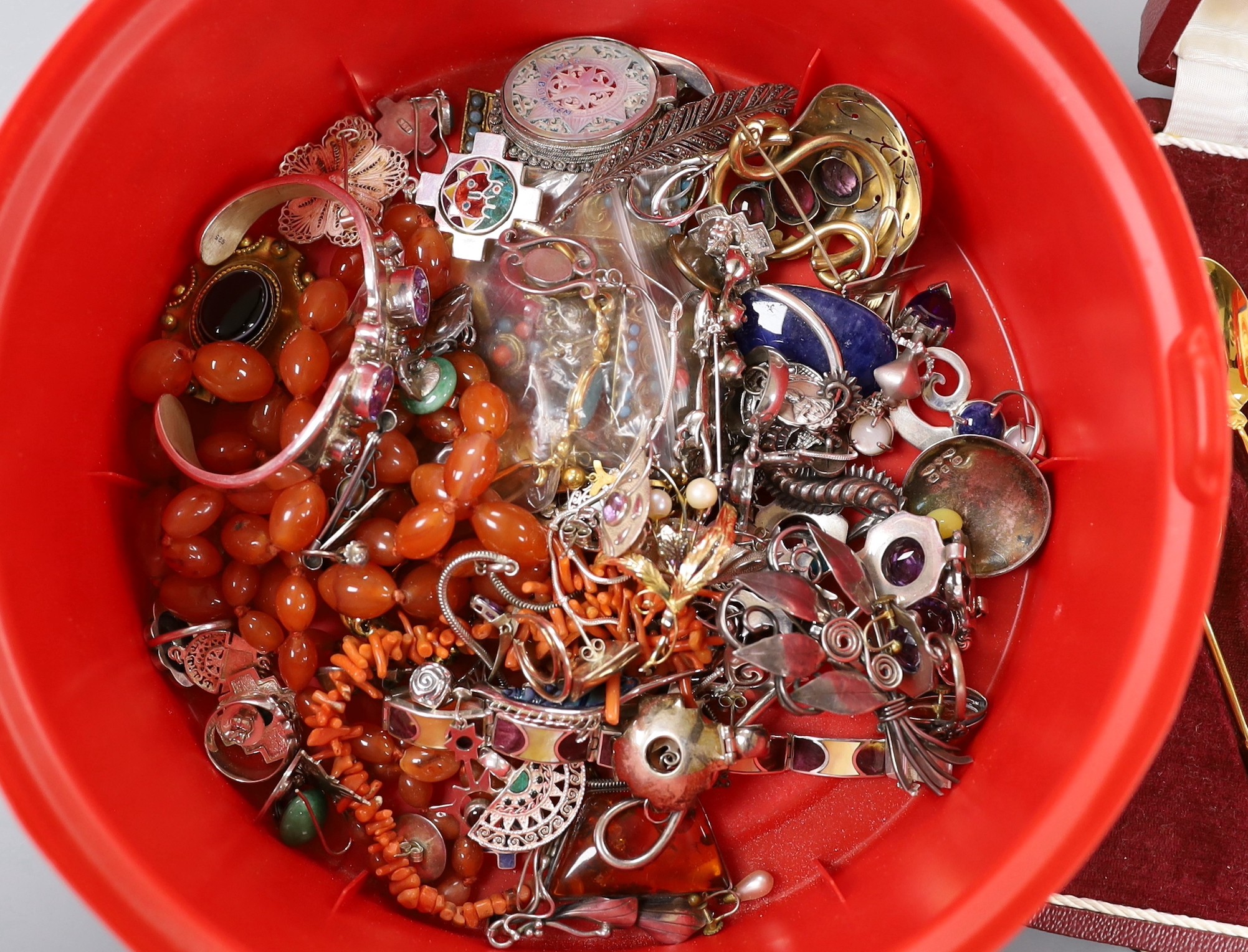 Assorted jewellery including enamelled silver bracelet, other white metal items, costume jewellery, agate necklace and a cased set of French gilt spoons.